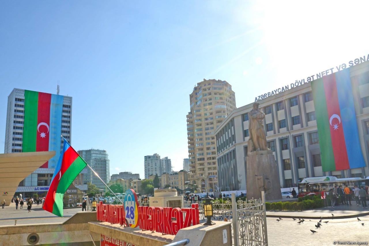 Флаги Азербайджана украсили нашу столицу