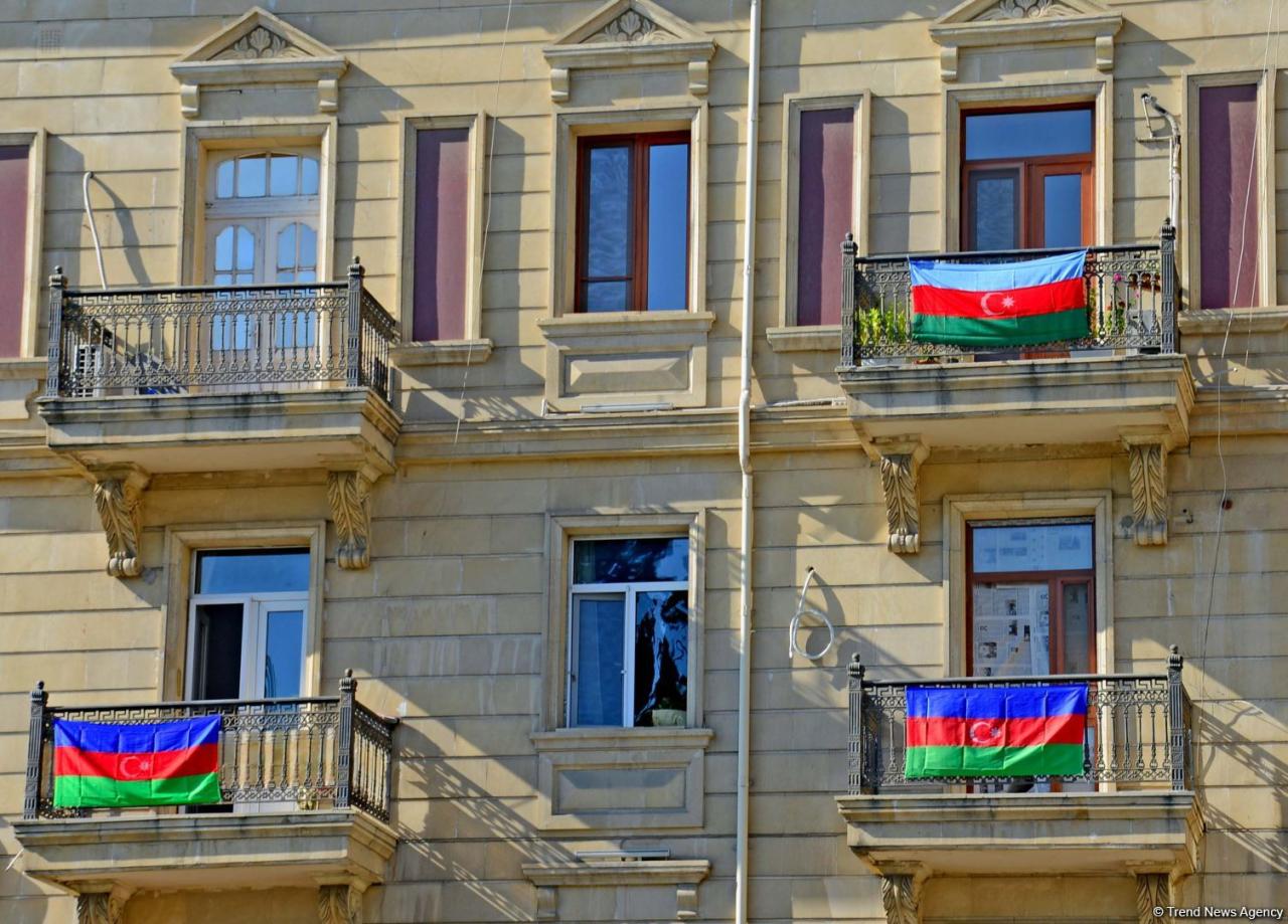 Флаги Азербайджана украсили нашу столицу