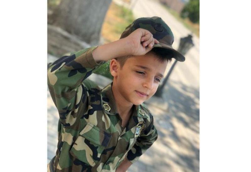 12-летний азербайджанский школьник отправил солдатам накопленные деньги