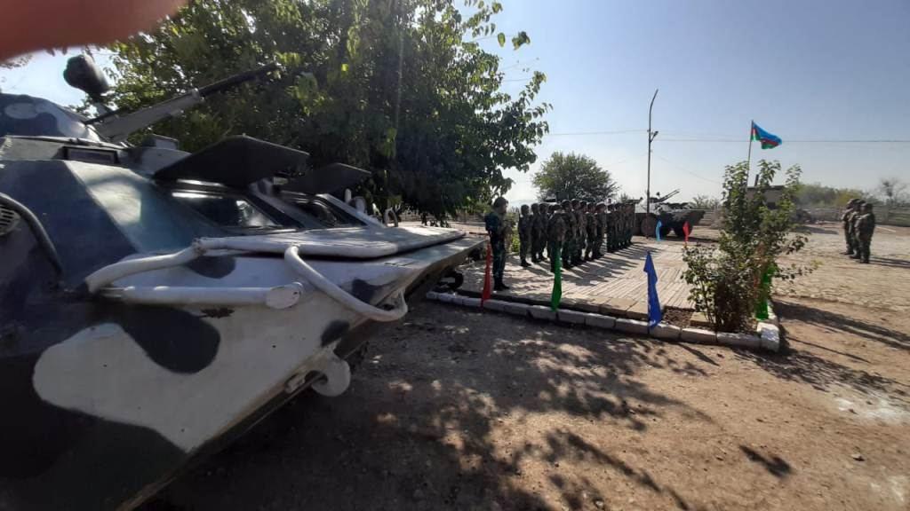 Флаг Азербайджана развевается над пограничными заставами на освобожденных территориях