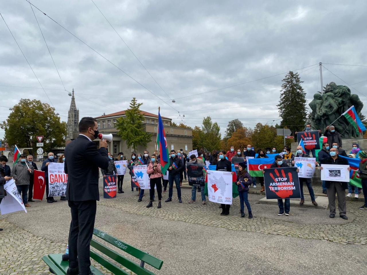 Bern Gəncə terroruna etiraz edir
