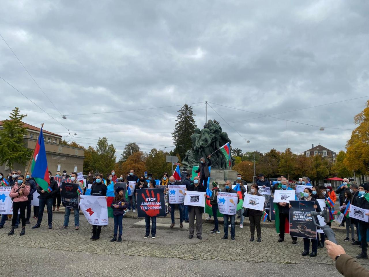 Bern Gəncə terroruna etiraz edir