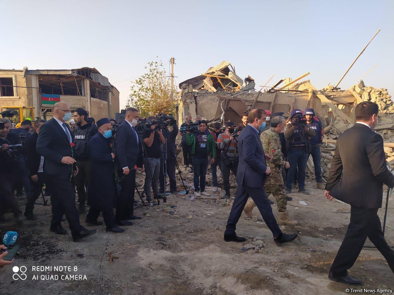 Хикмет Гаджиев и представители дипломатического корпуса прибыли в Гянджу