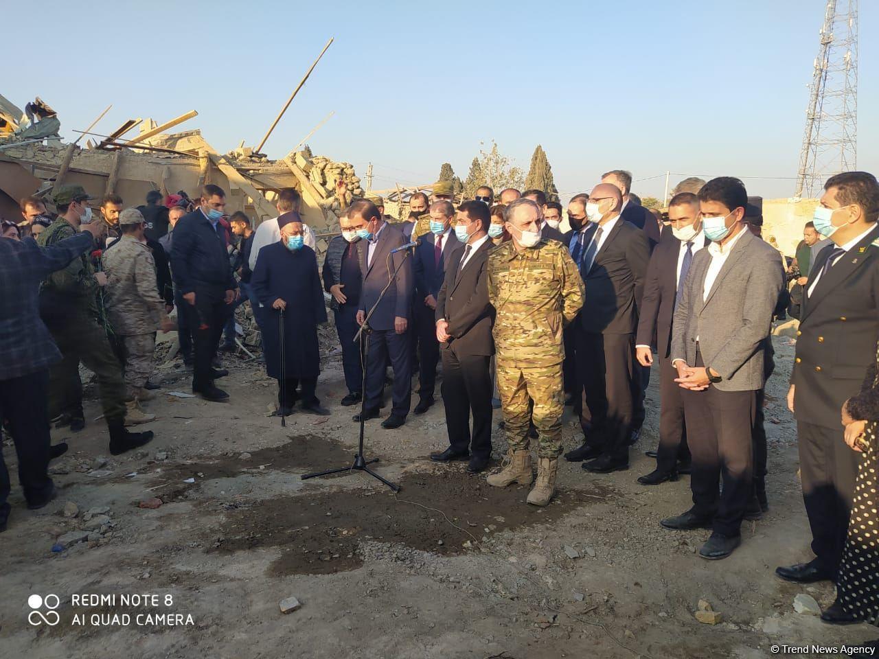 Хикмет Гаджиев и представители дипломатического корпуса прибыли в Гянджу