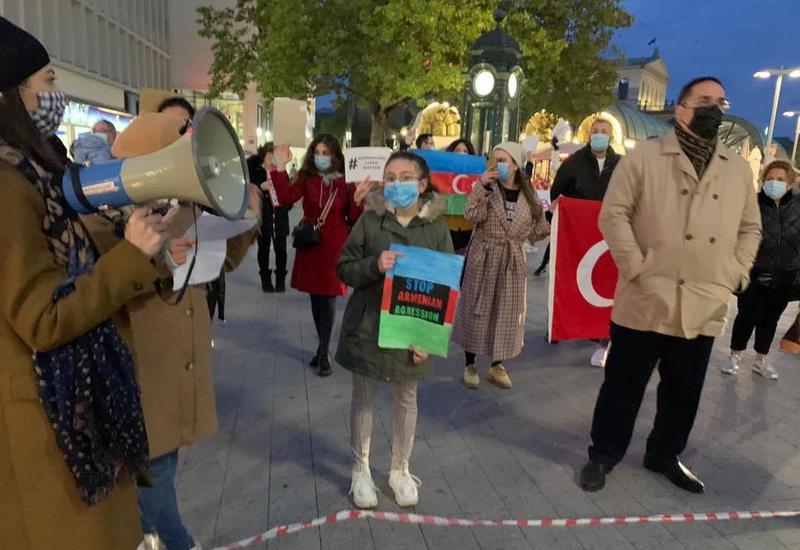 Hannover azərbaycanlıları Gəncə terrorunda həlak olanların xatirəsini yad edib