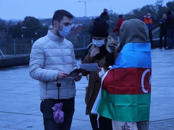 Varşavada Gəncə terroruna etiraz edilib