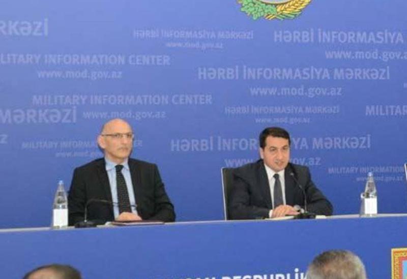 Помощник Президента и помощник Первого вице-президента Азербайджана провели брифинг