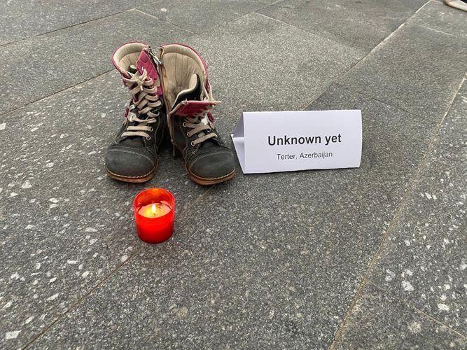 В Праге проведена акция в знак протеста против армянского теракта в Гяндже