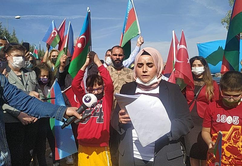 В Анкаре прошел автопробег в знак протеста армянскому террору в Гяндже