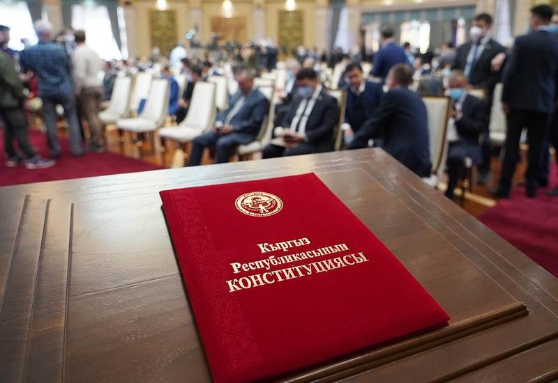 В Кыргызстане объявлена дата досрочных президентских выборов
