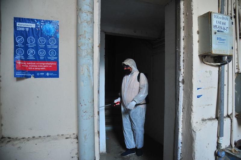 В Баку провели дезинфекцию 554 улиц и проспектов