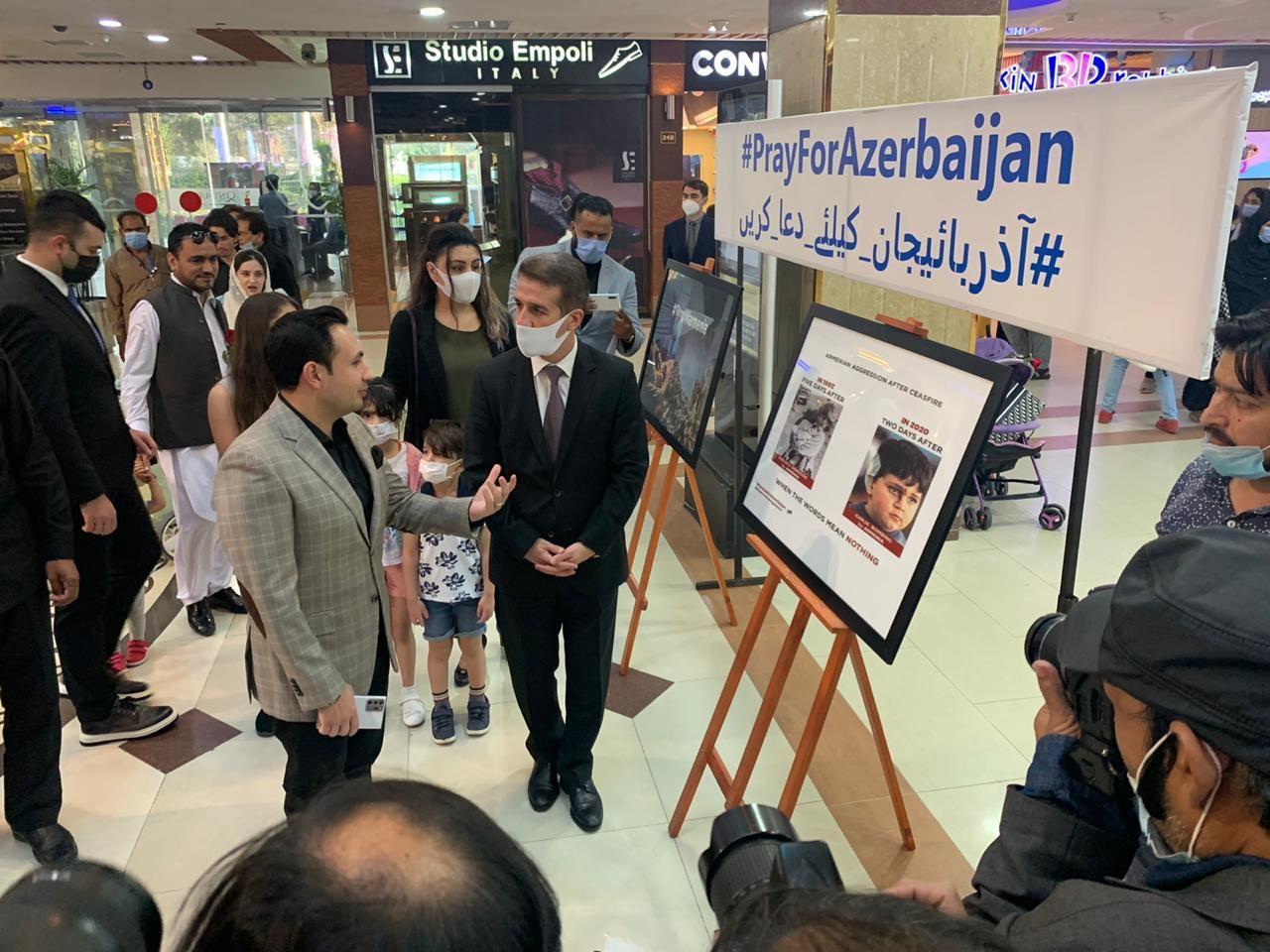 İslamabadın ən böyük alış-veriş mərkəzində “Ermənistan mülki əhalini qətlə yetirir. Erməni təcavüzünə son” adlı aksiya keçirilir