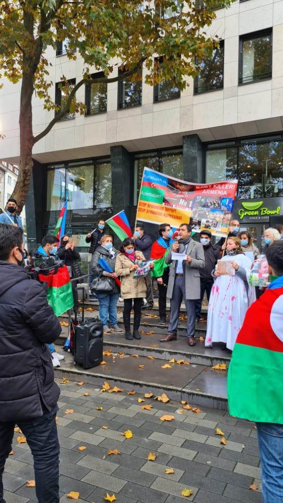 Almaniyada Gəncə terroruna qarşı etiraz yürüşü keçirilib