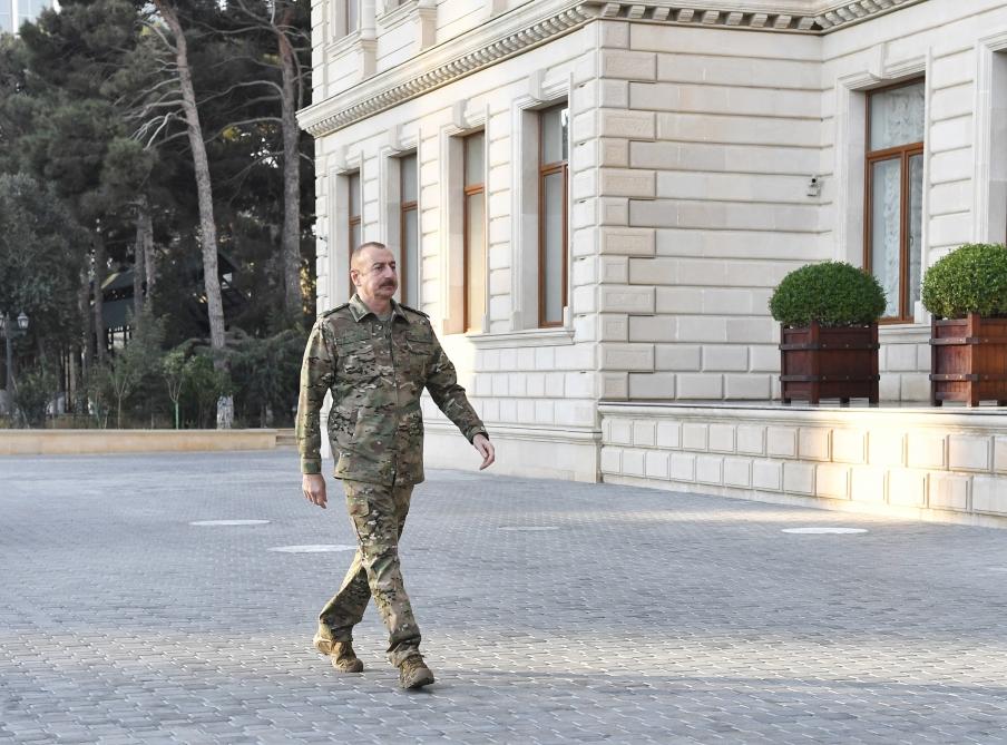 Prezident, Ali Baş Komandan İlham Əliyevin rəhbərliyi ilə Müdafiə Nazirliyinin Mərkəzi Komanda Məntəqəsində operativ müşavirə keçirilib