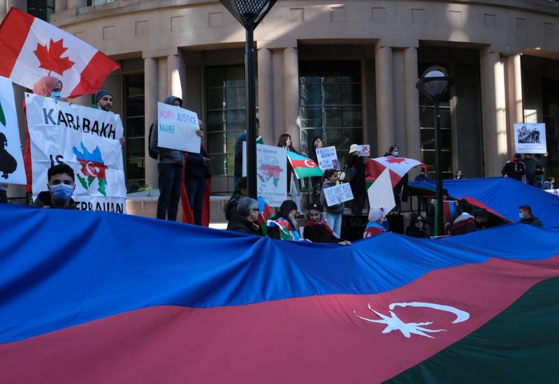 В Канаде проведена акция в знак протеста против совершенных в Гяндже терактов