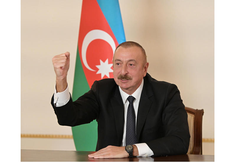 Президент Ильхам Алиев: Армяне также должны избавиться от этой хунты. Если они не могут спастись сами, мы им поможем