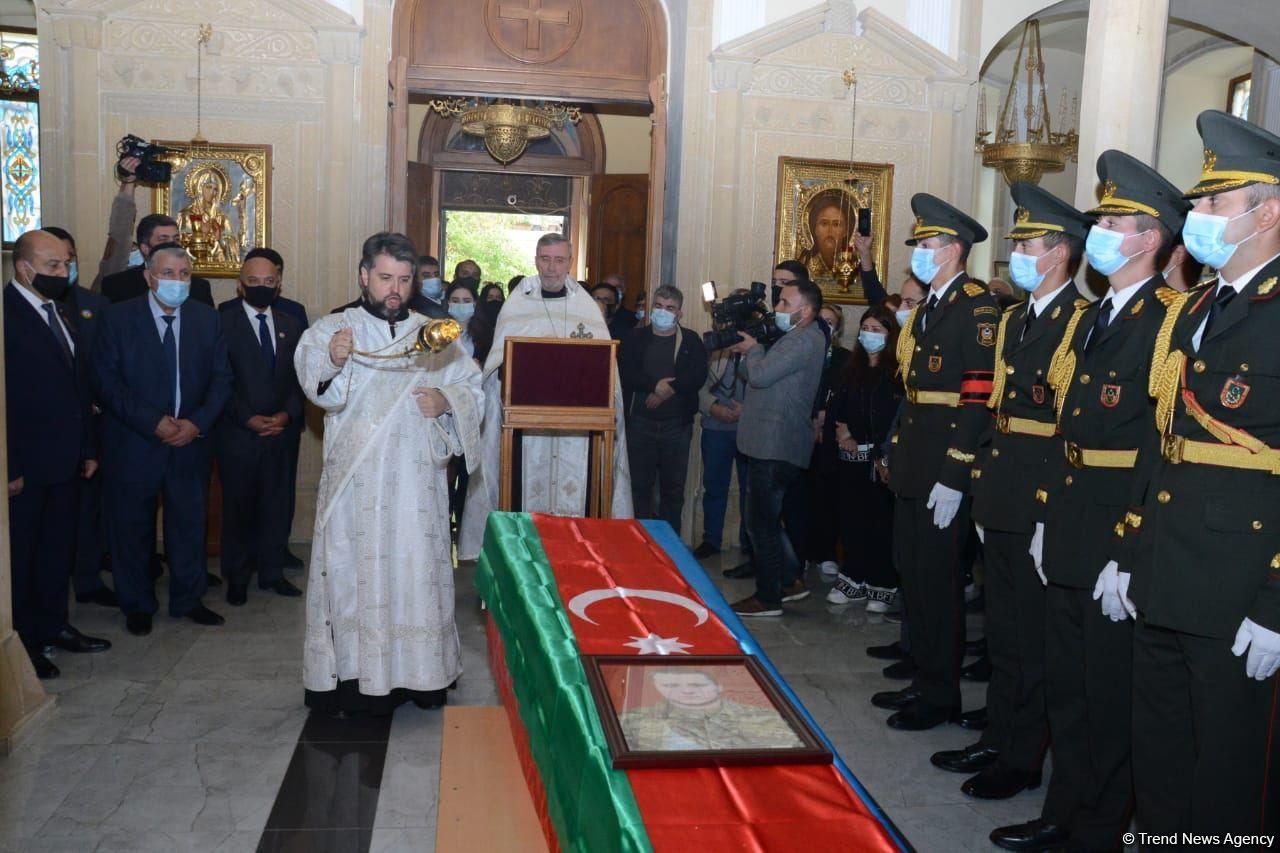 Дмитрий Солнцев похоронен во второй Аллее шехидов