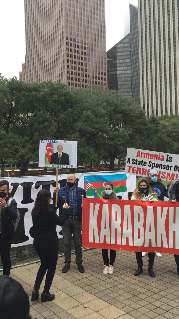 Азербайджанцы США на акции против армянского вандализма