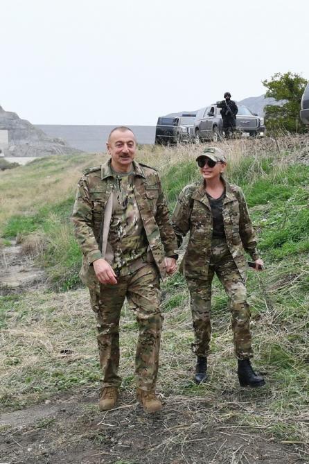 Президент Ильхам Алиев и Первая леди Мехрибан Алиева побывали в освобожденных от оккупации Физулинском и Джебраильском районах, в том числе в городах Физули и Джебраил