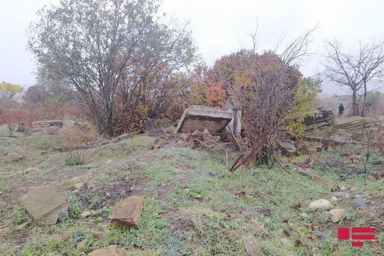 Армяне разрушили кладбище в городе Физули