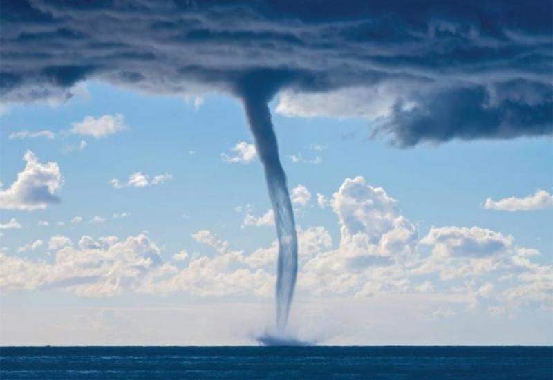 Вдоль побережья Сочи прошли огромные водяные смерчи