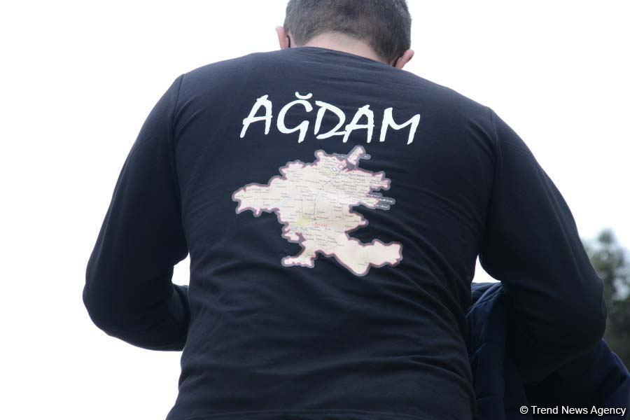 Агдамцы посетили Аллею шехидов