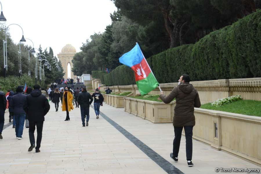 Агдамцы посетили Аллею шехидов
