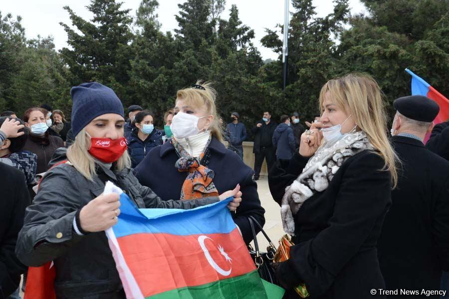 Агдамцы посетили Аллею шехидов