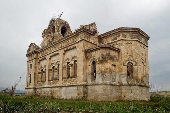 Русские актеры осудили вандализм армян в Карабахе