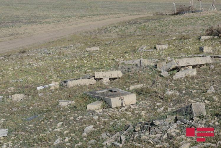 Армяне разрушили и засеяли пшеницей кладбище в селе Кюрдлер Физулинского района