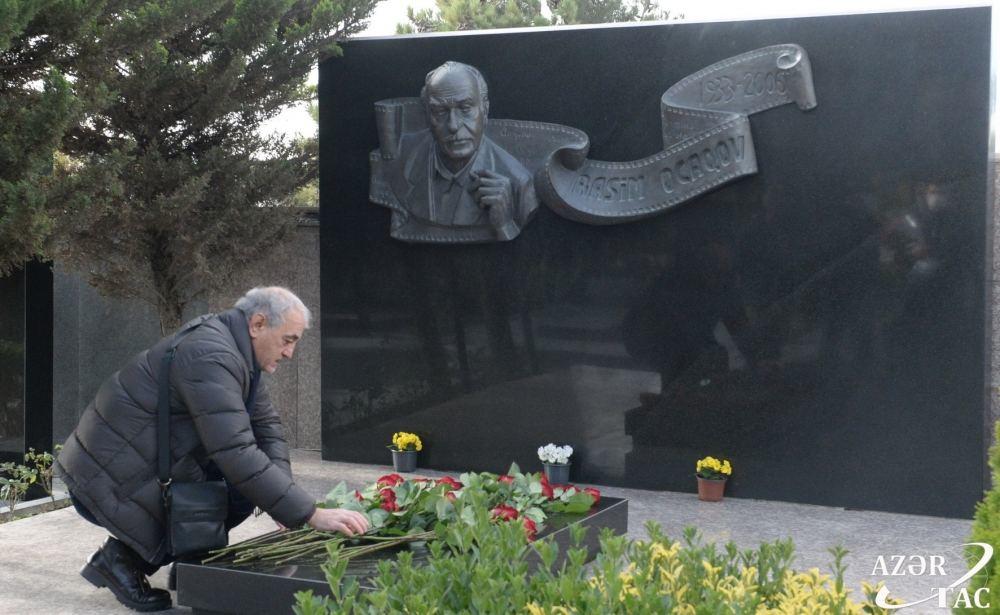 В Баку почтили память видного кинорежиссера Расима Оджагова