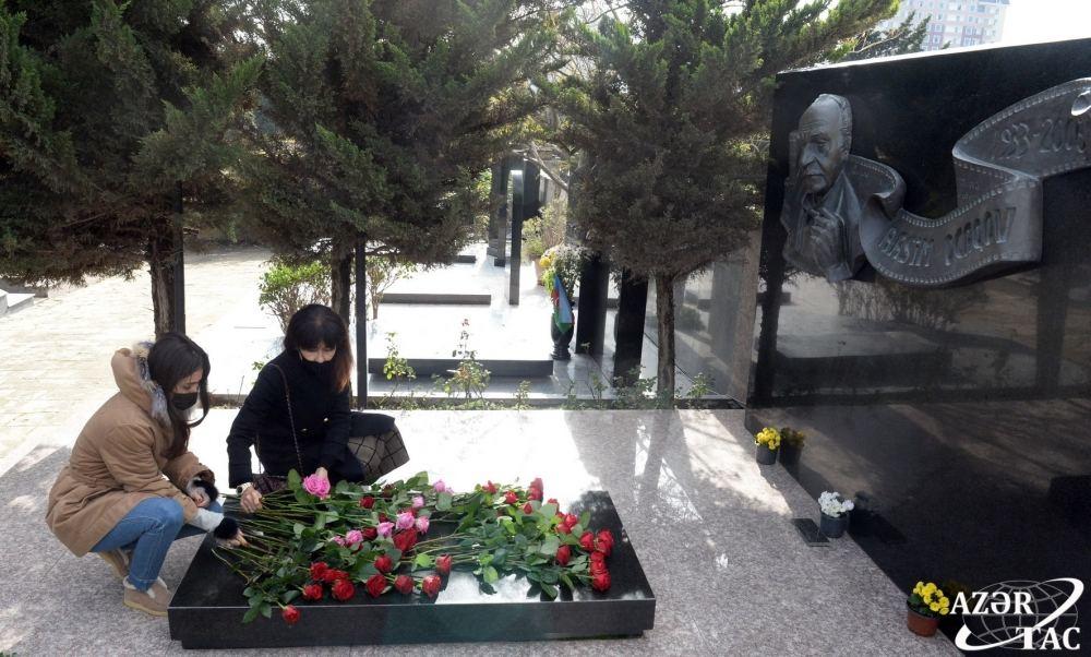 В Баку почтили память видного кинорежиссера Расима Оджагова