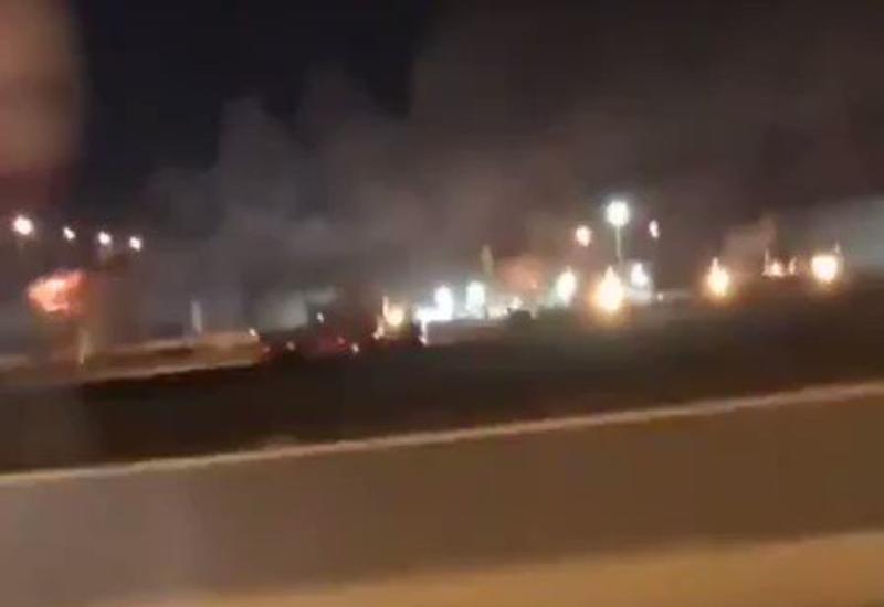 Кадры ракетного удара по объекту нефтегазовой госкомпании Саудовской Аравии