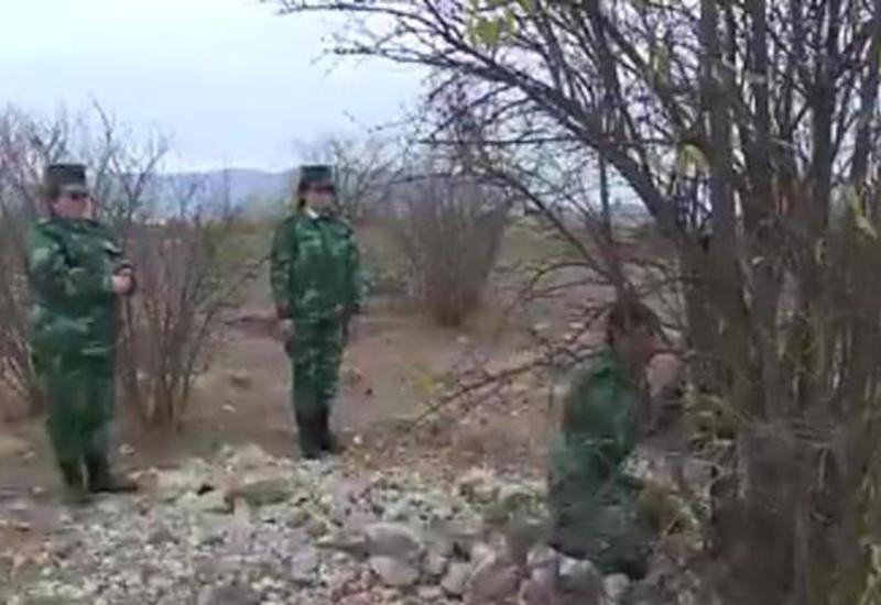 Дети Аллахверди Багирова посетили его могилу в городе Агдам