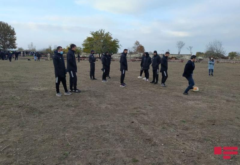 ФК «Карабах» в Агдаме сыграл в футбол с Хикметом Гаджиевым