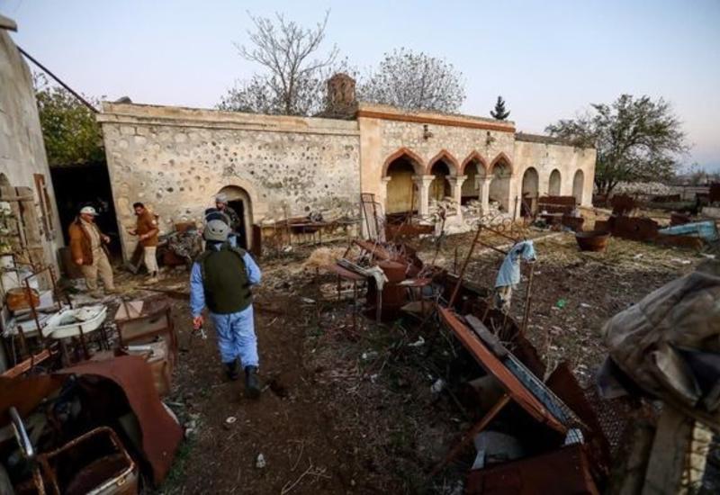 Разрушенный армянскими оккупантами дворец Панахали хана в Агдаме
