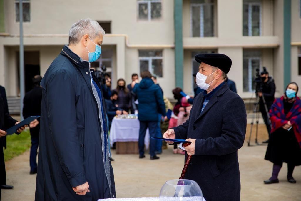 Семьи шехидов и инвалидов Карабахской войны получили квартиры