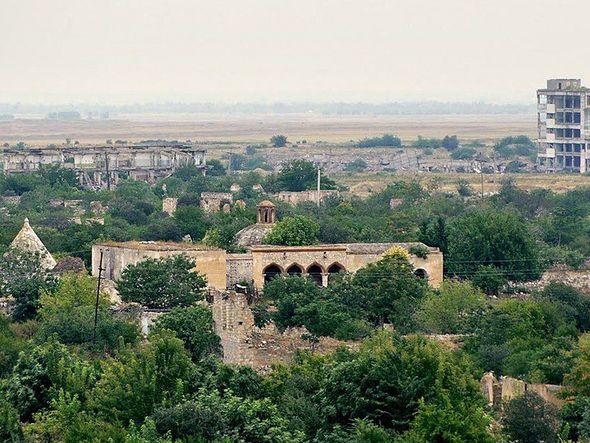 Разрушенный армянскими оккупантами дворец Панахали хана в Агдаме