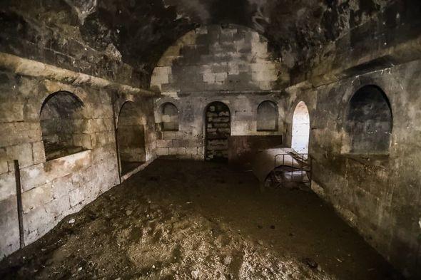 Разрушенный армянскими оккупантами дворец Панахали хана в Агдаме