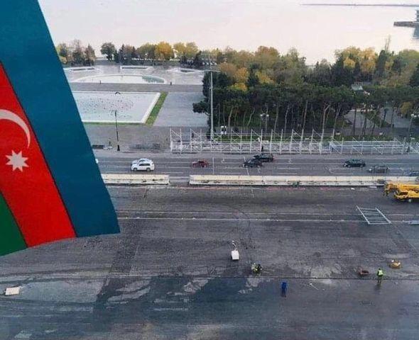 Площадь Азадлыг готовится к Параду победы