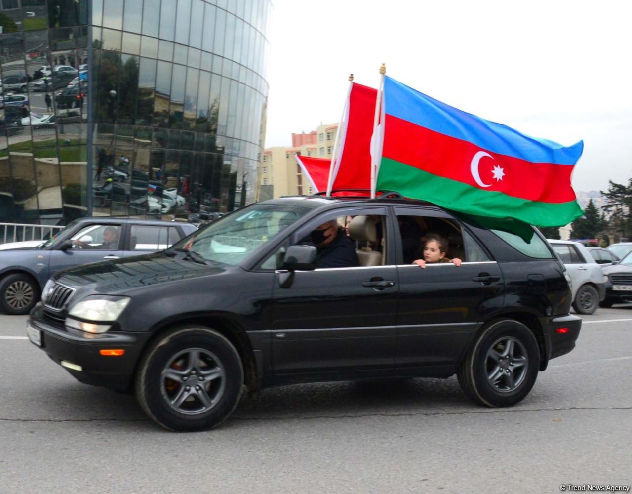 Праздничный автопробег в Баку в связи с освобождением Лачина