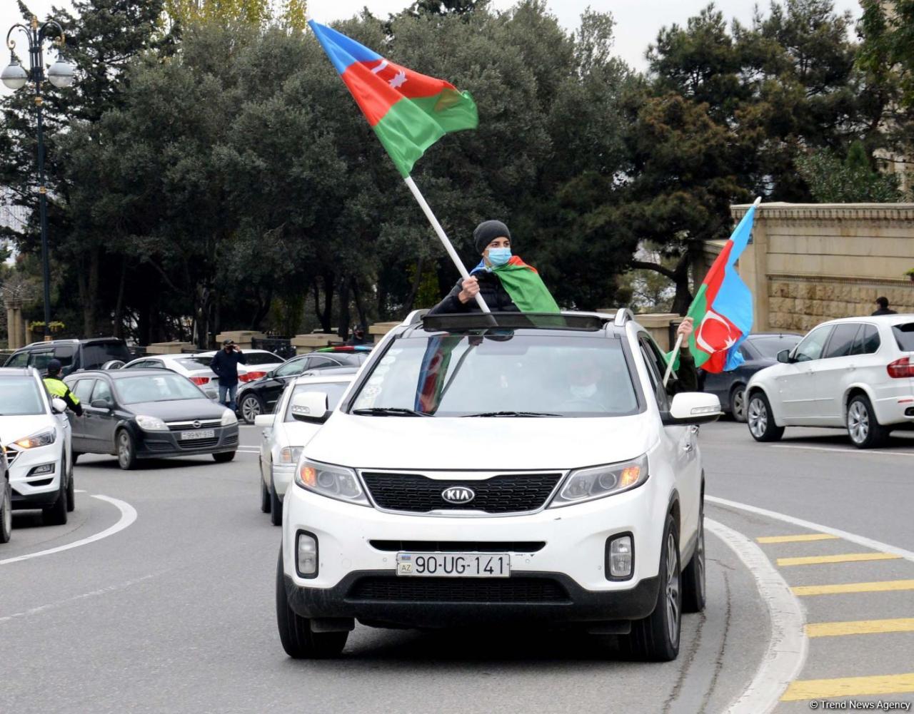 Праздничный автопробег в Баку в связи с освобождением Лачина