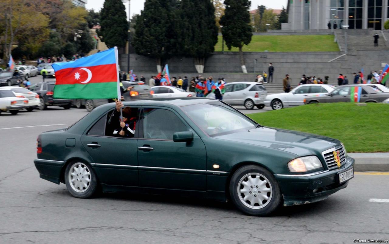 Праздничный автопробег в Баку в связи с освобождением Лачина