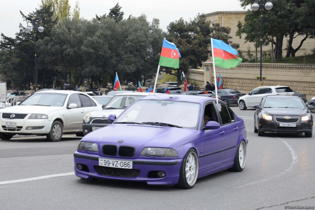 Праздничный автопробег в Баку в связи с освобождением Лачина