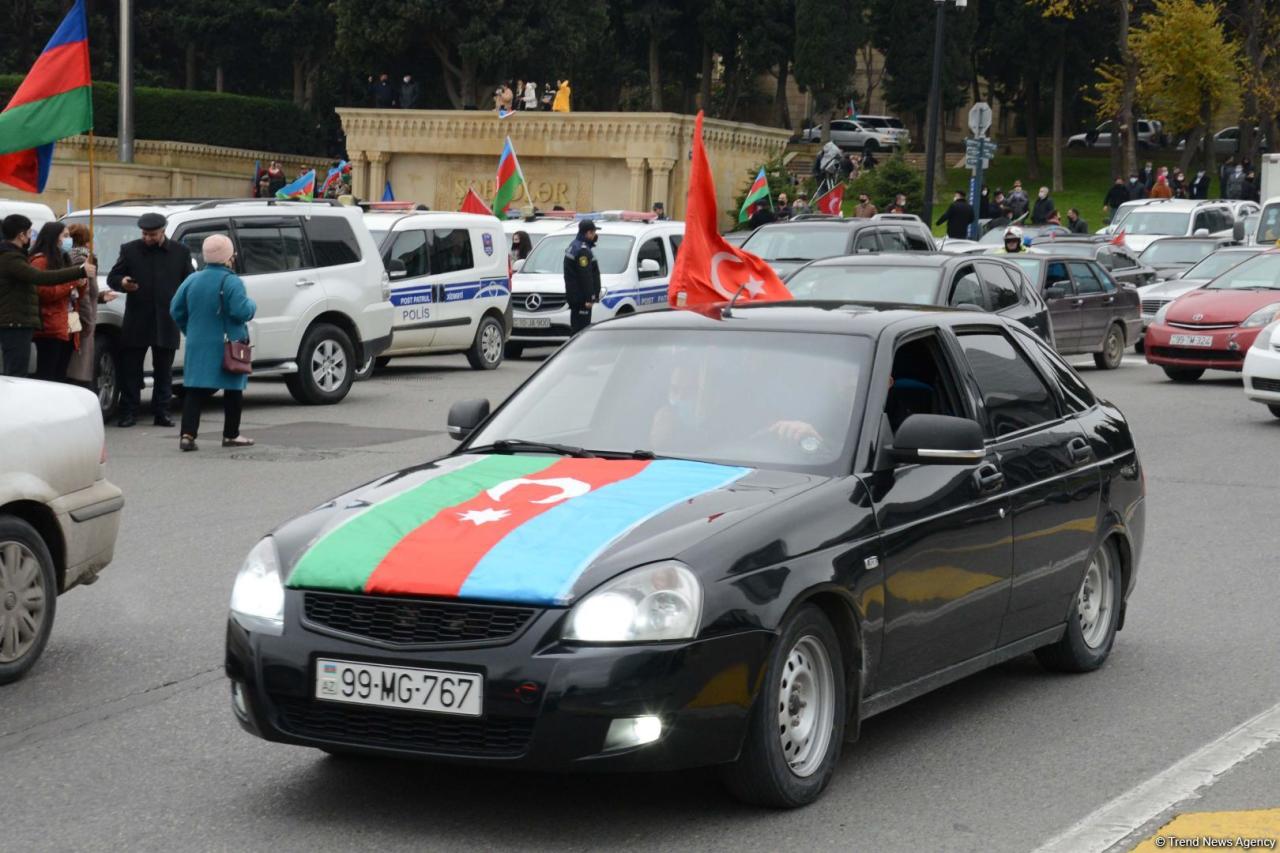 Праздничный автопробег в Баку в связи с освобождением Лачина