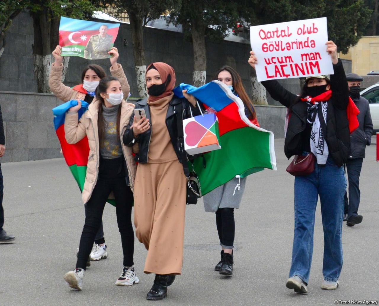 Праздничный автопробег в Баку в связи с освобождением Лачина