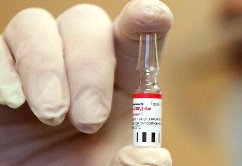 Более 100 тысяч человек получили вакцину "Спутник V" от COVID-19