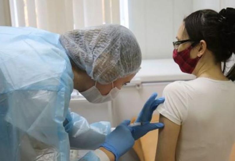 Пять тысяч москвичей записались на вакцинацию от COVID-19