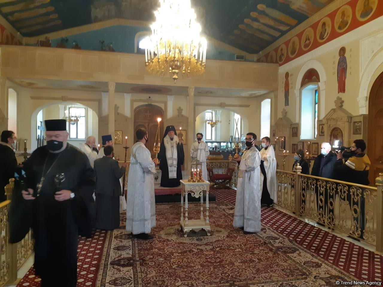 В Кафедральном Соборе Святых Жен-Мироносиц в Баку почтили память шехидов Отечественной войны