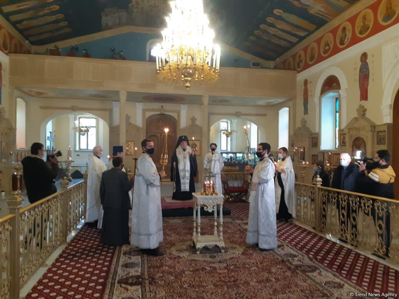 В Кафедральном Соборе Святых Жен-Мироносиц в Баку почтили память шехидов Отечественной войны